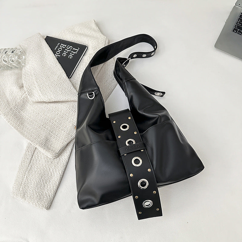 Popular Women's Fashion Rivet Autumn Personalized Crossbody Bags