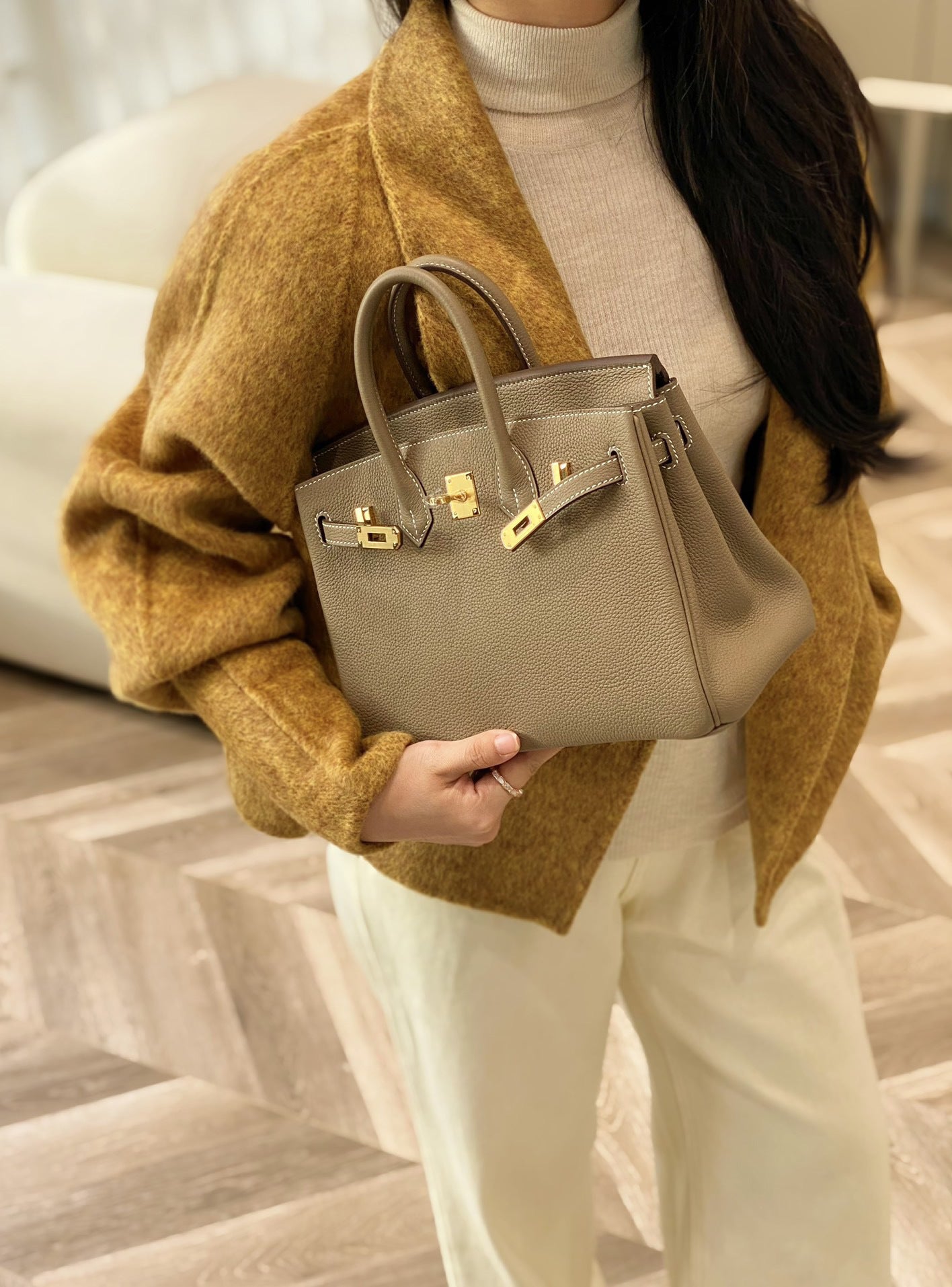 Women's Quality Retro First Layer Cowhide Lychee Pattern Bags