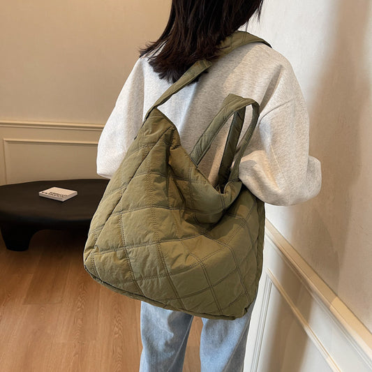 Women's Fashion Cloud Pleated Large Personalized Minority Rhombus Capacity Shoulder Bags