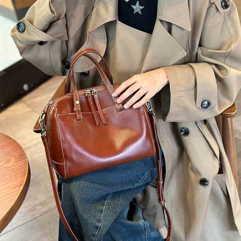 Women's Texture Western Style Vegetable Tanned Handbags