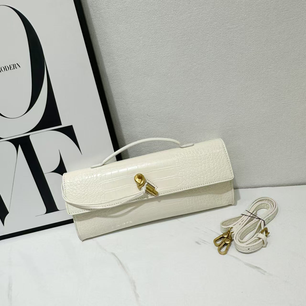 Women's Baguette Fashion Exquisite Horizontal Hand Holding Evening Bags