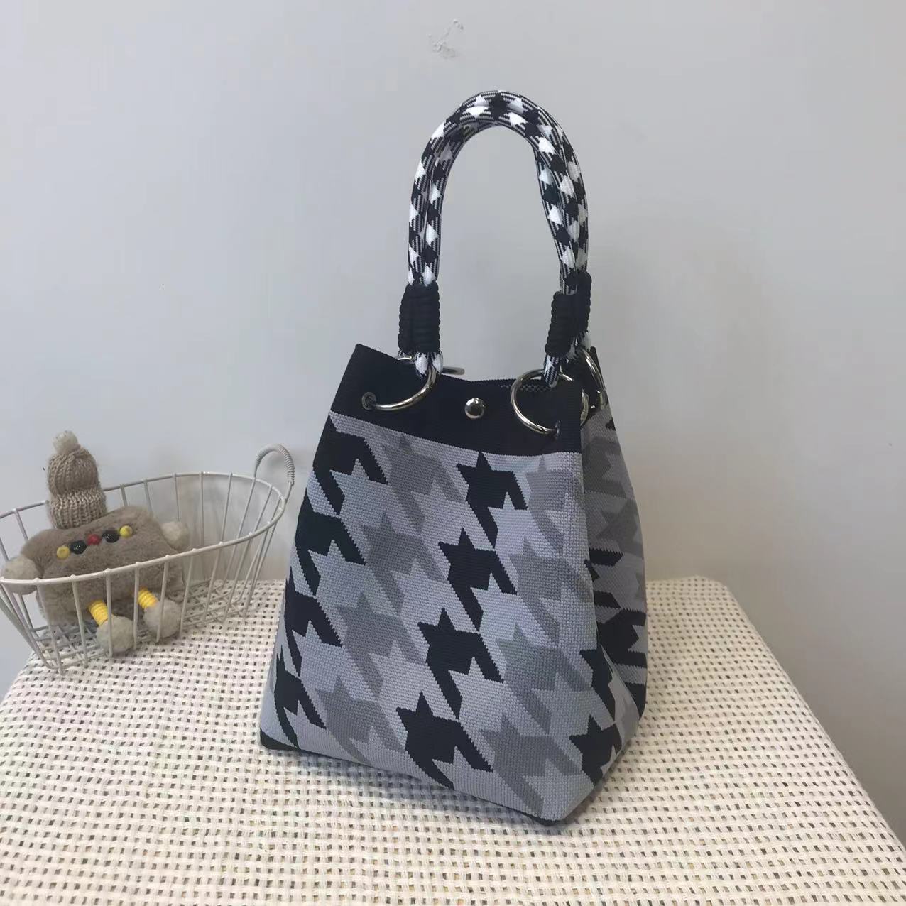 Retro Crazy Bird Knit Leisure Knitted Handbags