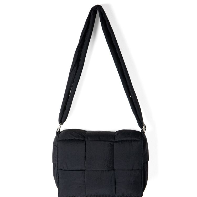 Fresh Literary Female Niche High-grade Woven Crossbody Bags