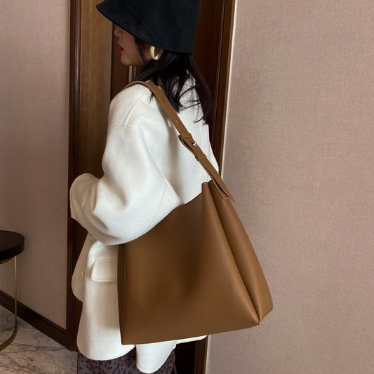 Classic Women's New Large Capacity Simple Shoulder Bags