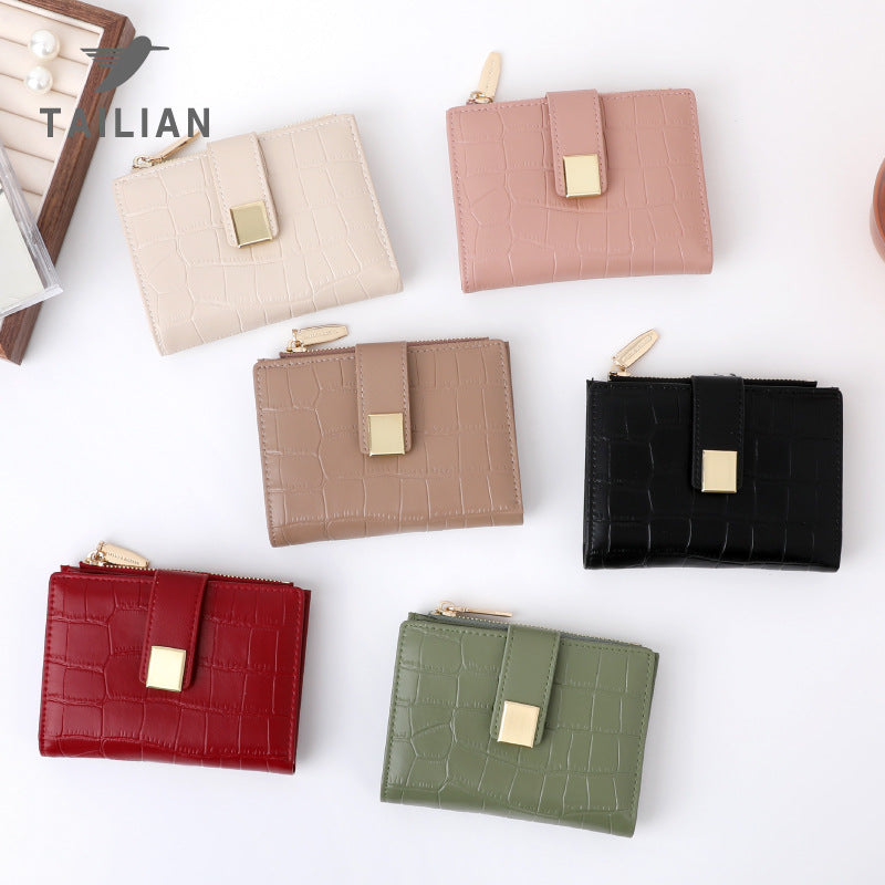 Women's Short Eastern European Crocodile Pattern Advanced Ladies Wallets