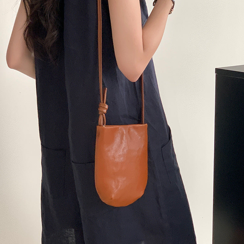 Women's Leather Retro Vegetable Tanning Pier Mini Crossbody Bags