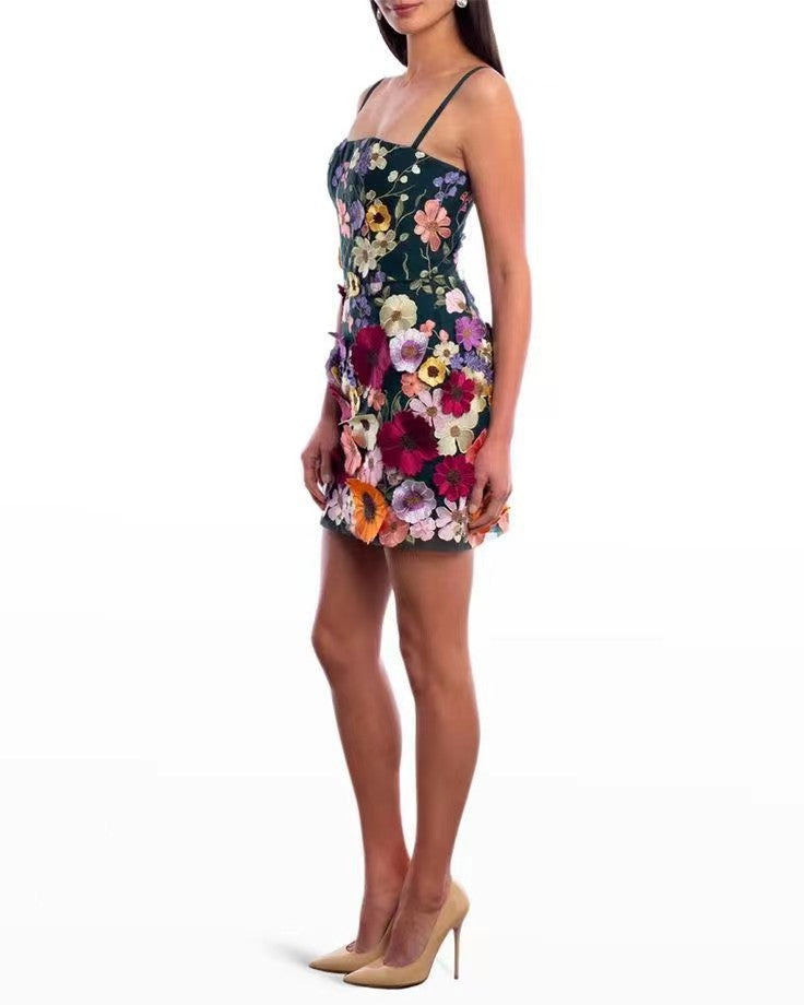Gorgeous Temperament Three-dimensional Flower Embroidered Strap Dresses