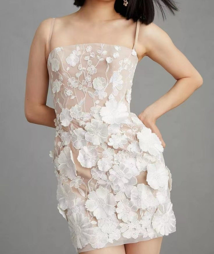 Gorgeous Temperament Three-dimensional Flower Embroidered Strap Dresses