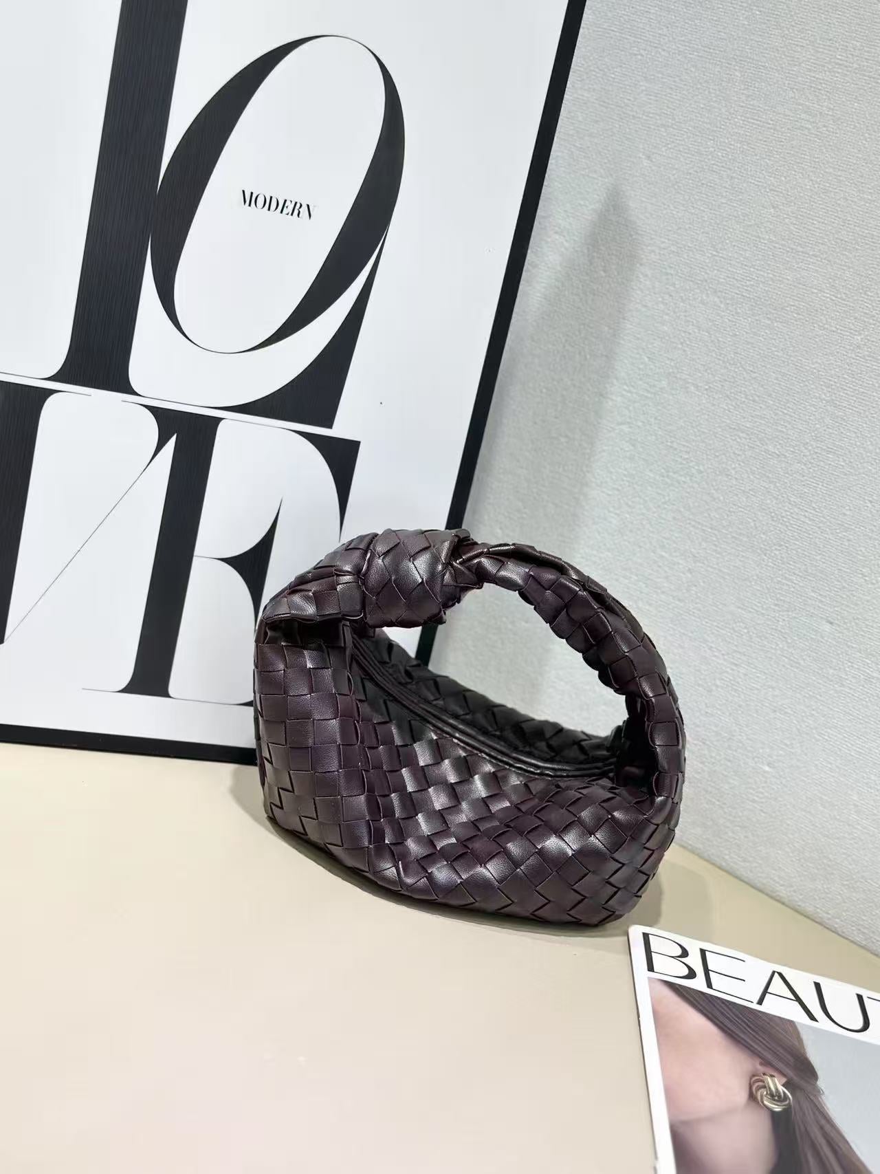 Creative Women's Hand-woven Dumplings Underarm Cowhide Handbags