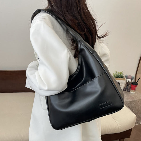 Women's Tide Lion Ridge Soft Leather Large Shoulder Bags