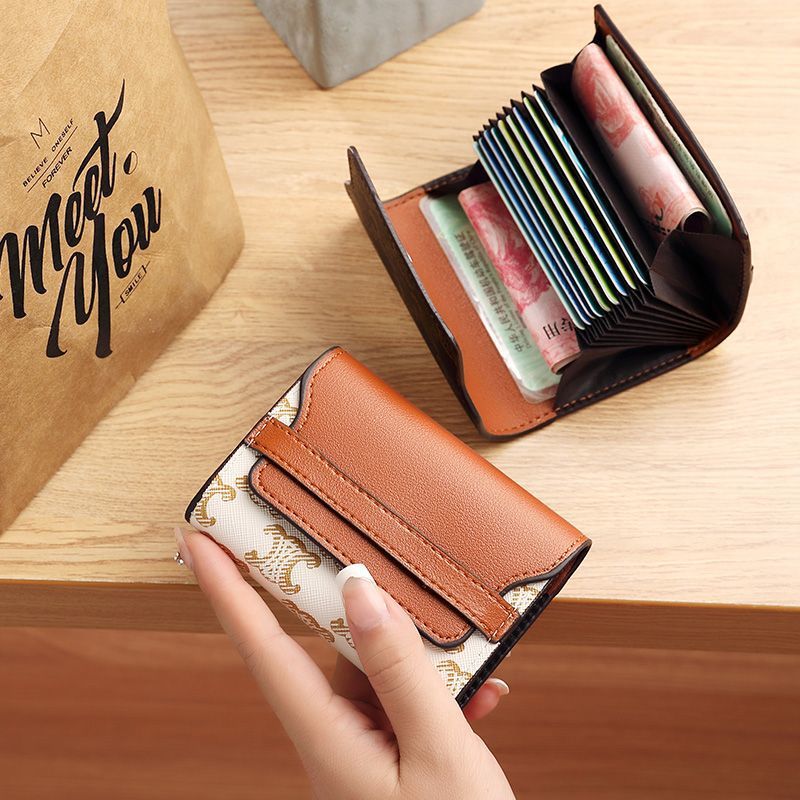 Women's Classic Retro Simple Multiple Slots Fashion Card Holder
