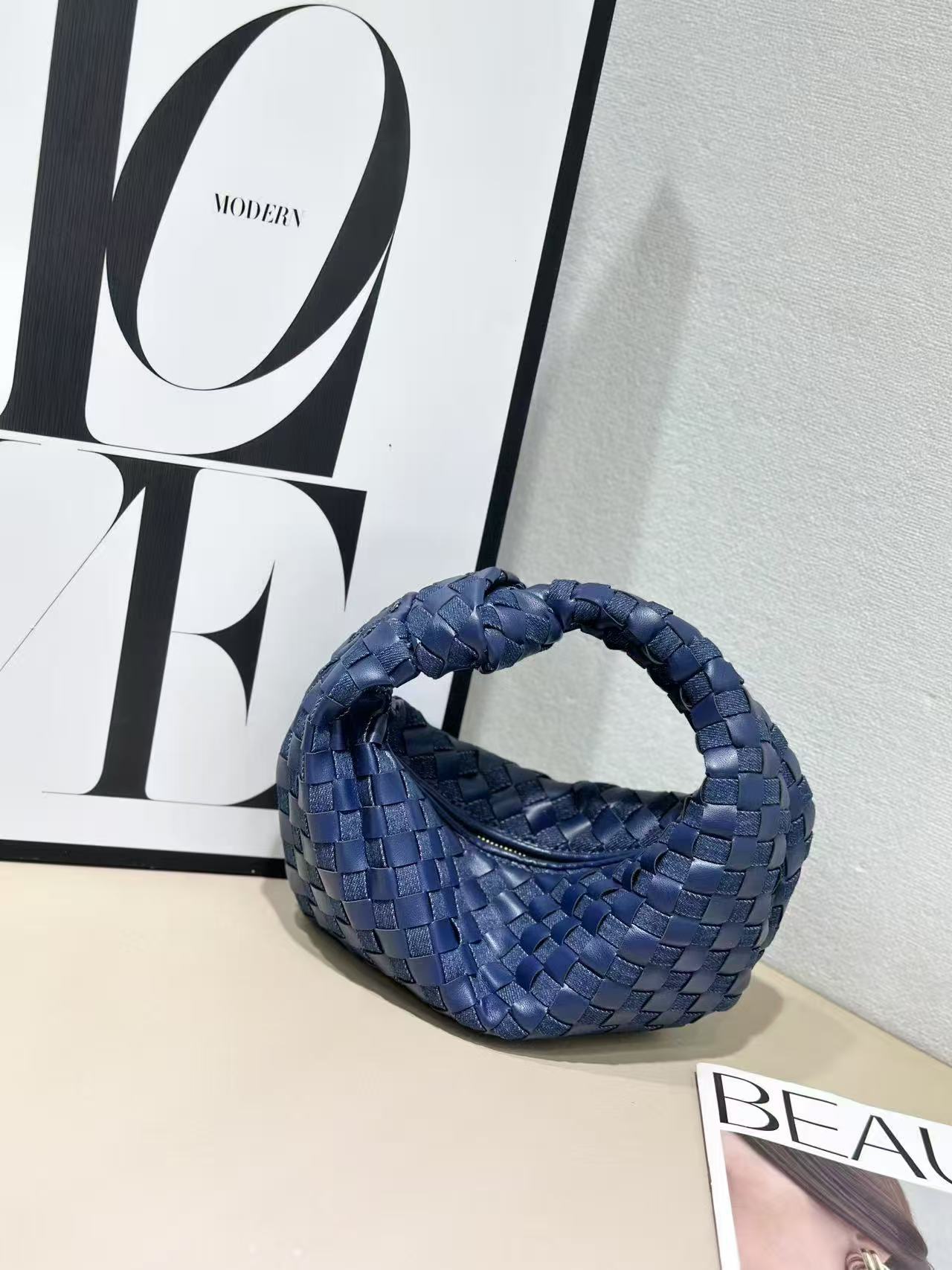 Creative Women's Hand-woven Dumplings Underarm Cowhide Handbags