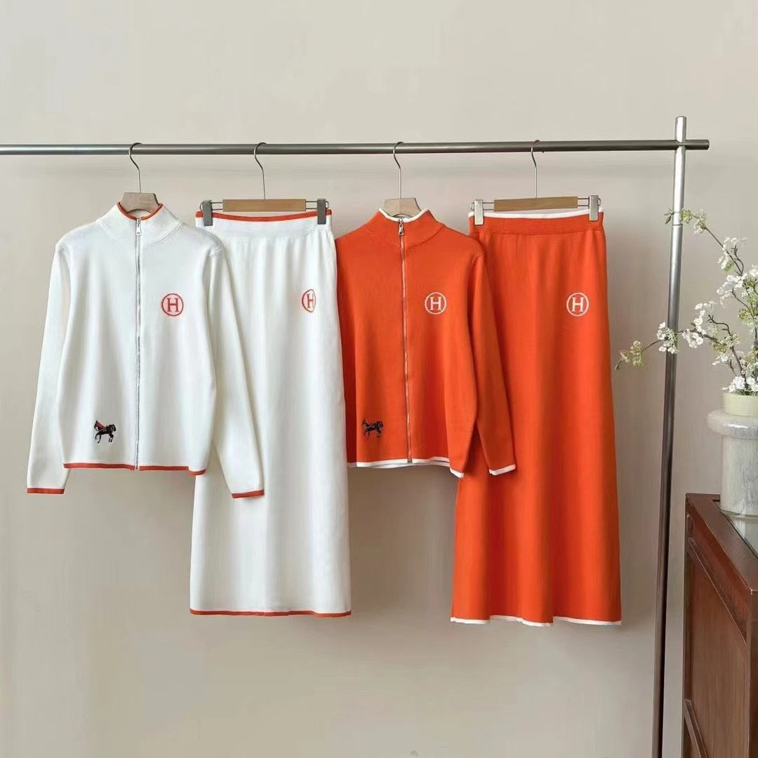 Women's Knitting Horse Embroidery Pattern Stand Collar Long Suits