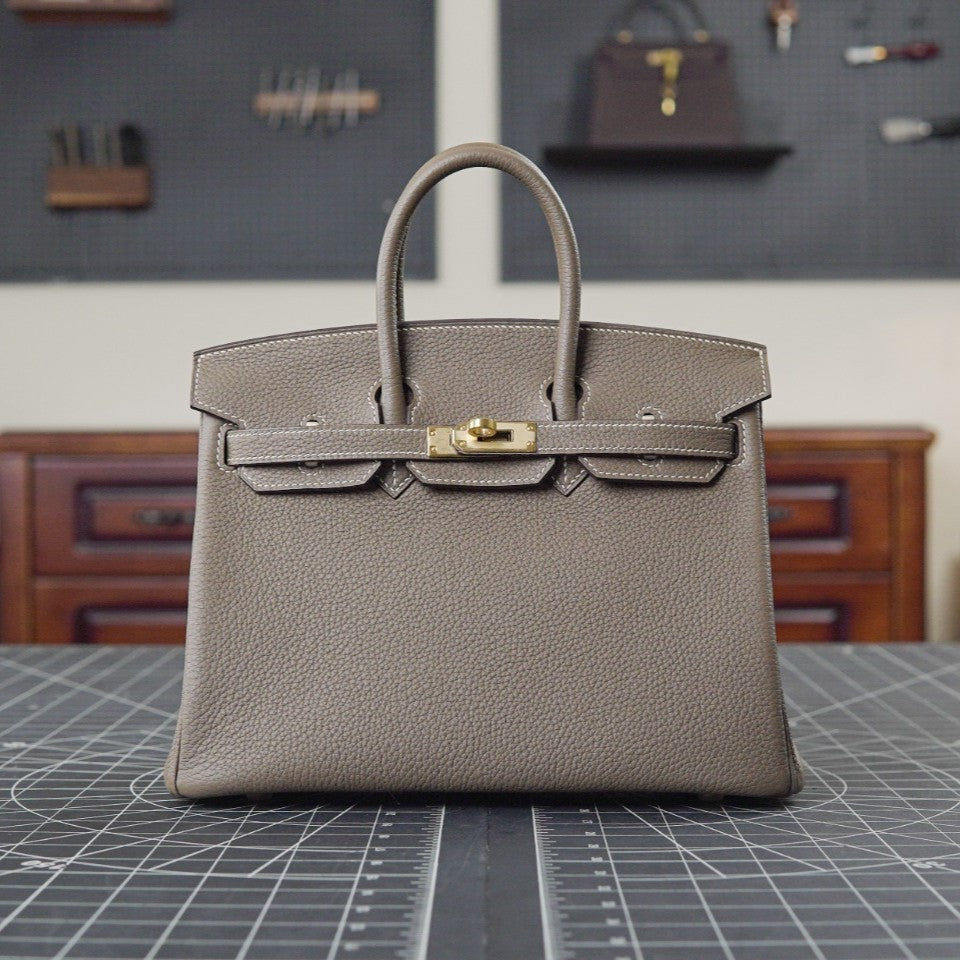 Women's High Sense Fashion Temperament Genuine Leather Classic Handbags