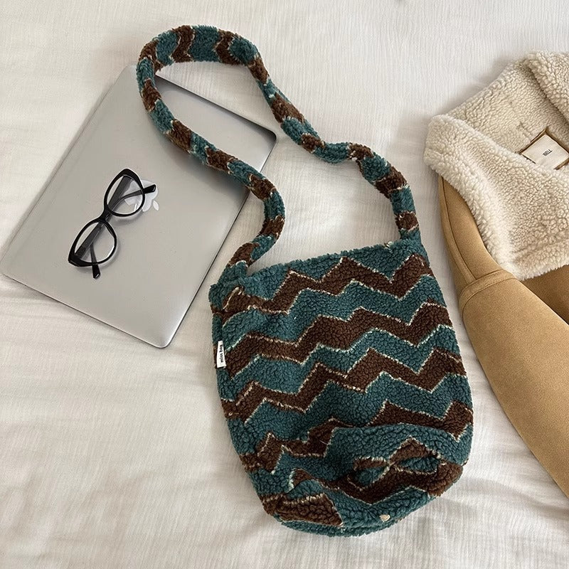Women's Plush Lamb Wool Western Style Woolen Shoulder Bags