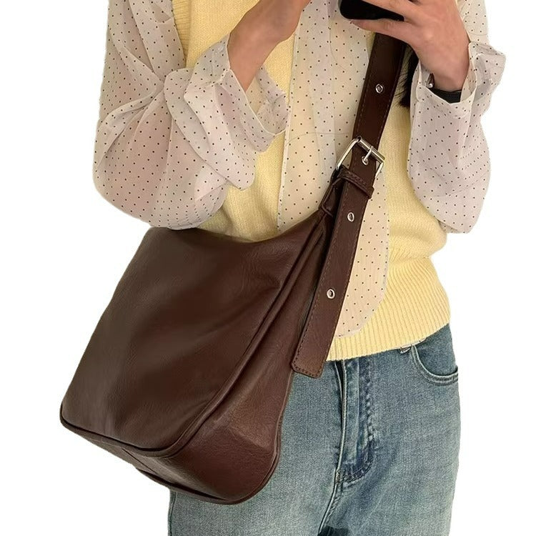 Women's Large Capacity Fashionable Retro Fashion Wide Crossbody Bags