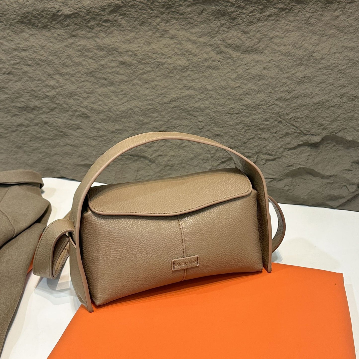 Glamorous Luxury Commuter Ear Hanging Pillow Handbags