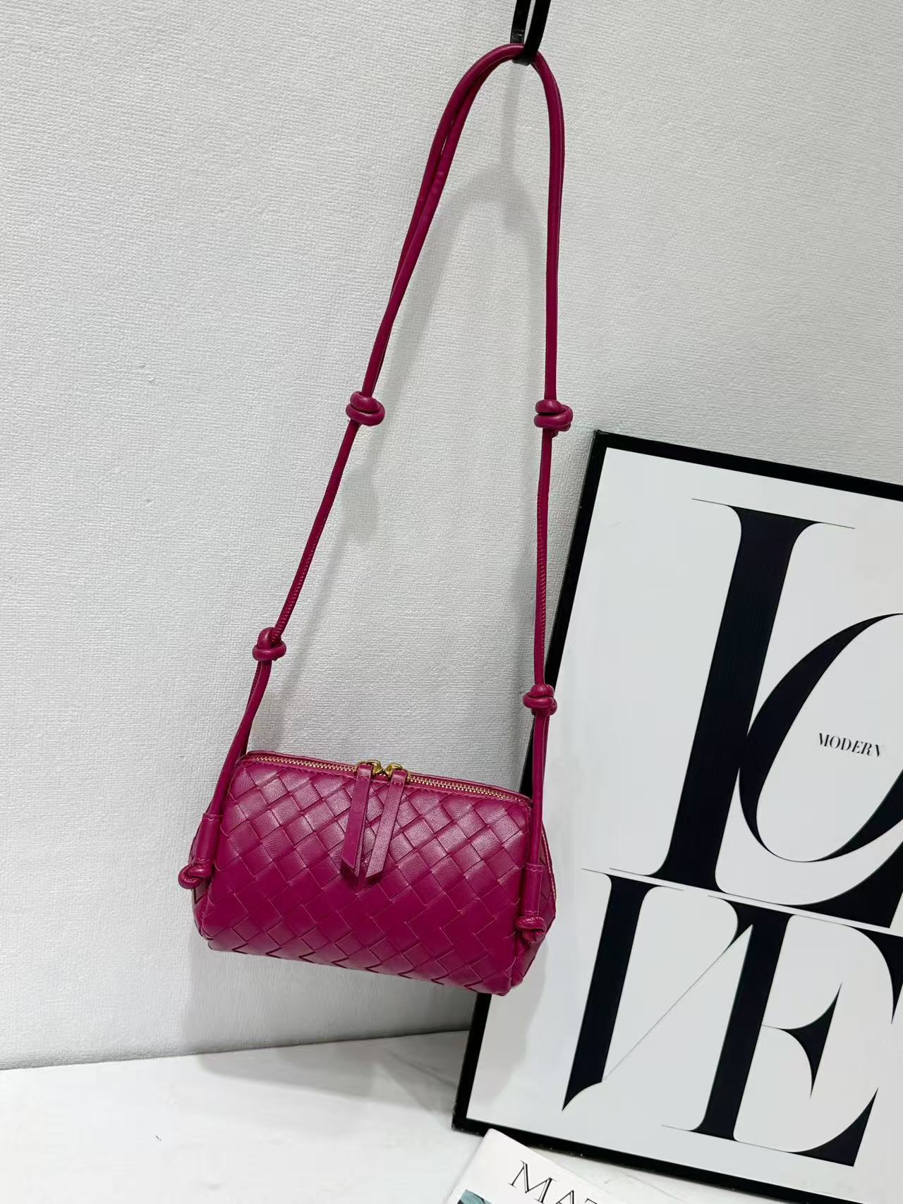 Commute Handmade Style Woven Minority Fashion Handbags