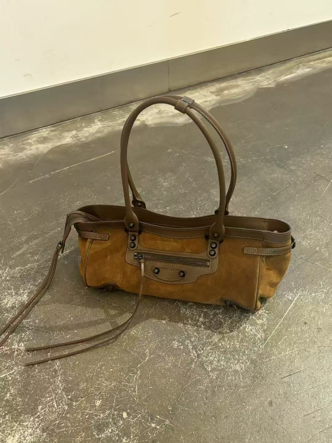 Punk Hot Rivet First Layer Cowhide Armpit Bags