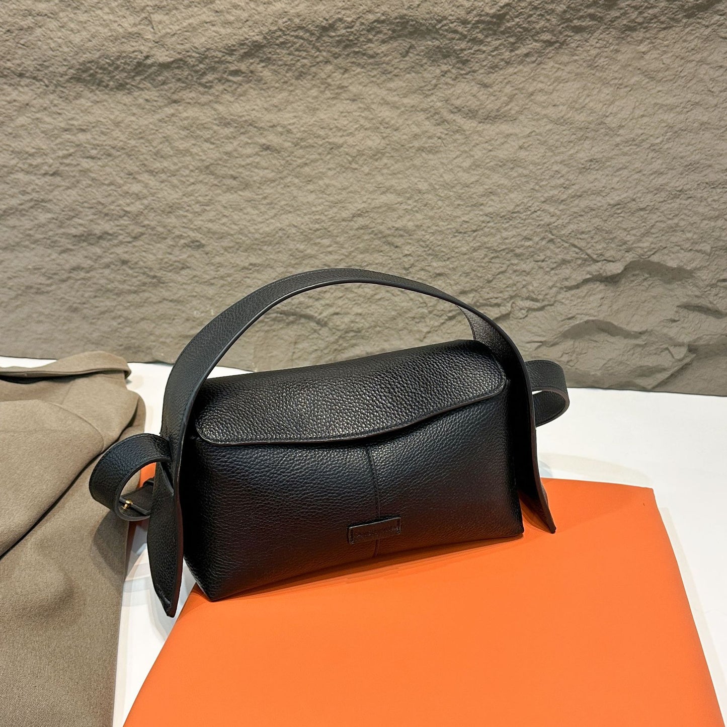 Glamorous Luxury Commuter Ear Hanging Pillow Handbags