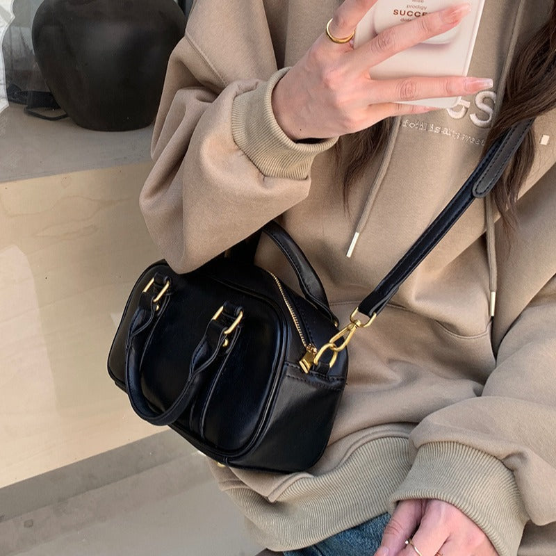 Women's Fashion Retro Commuter Portable Bowling Handbags