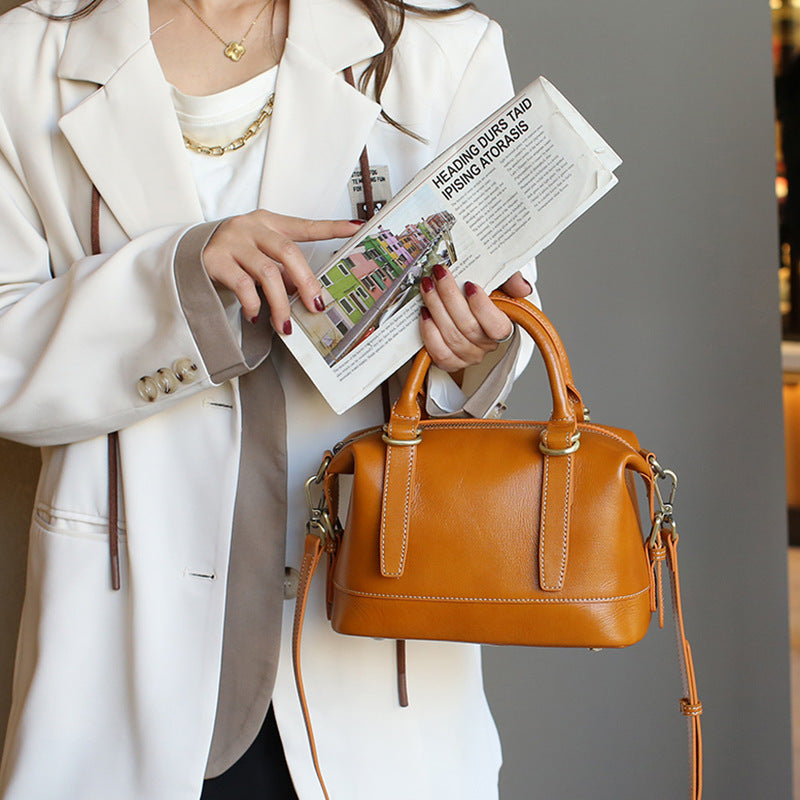 Women's Leather Vintage Vegetable Tanned Oil Wax First Layer Cowhide Shoulder Bags