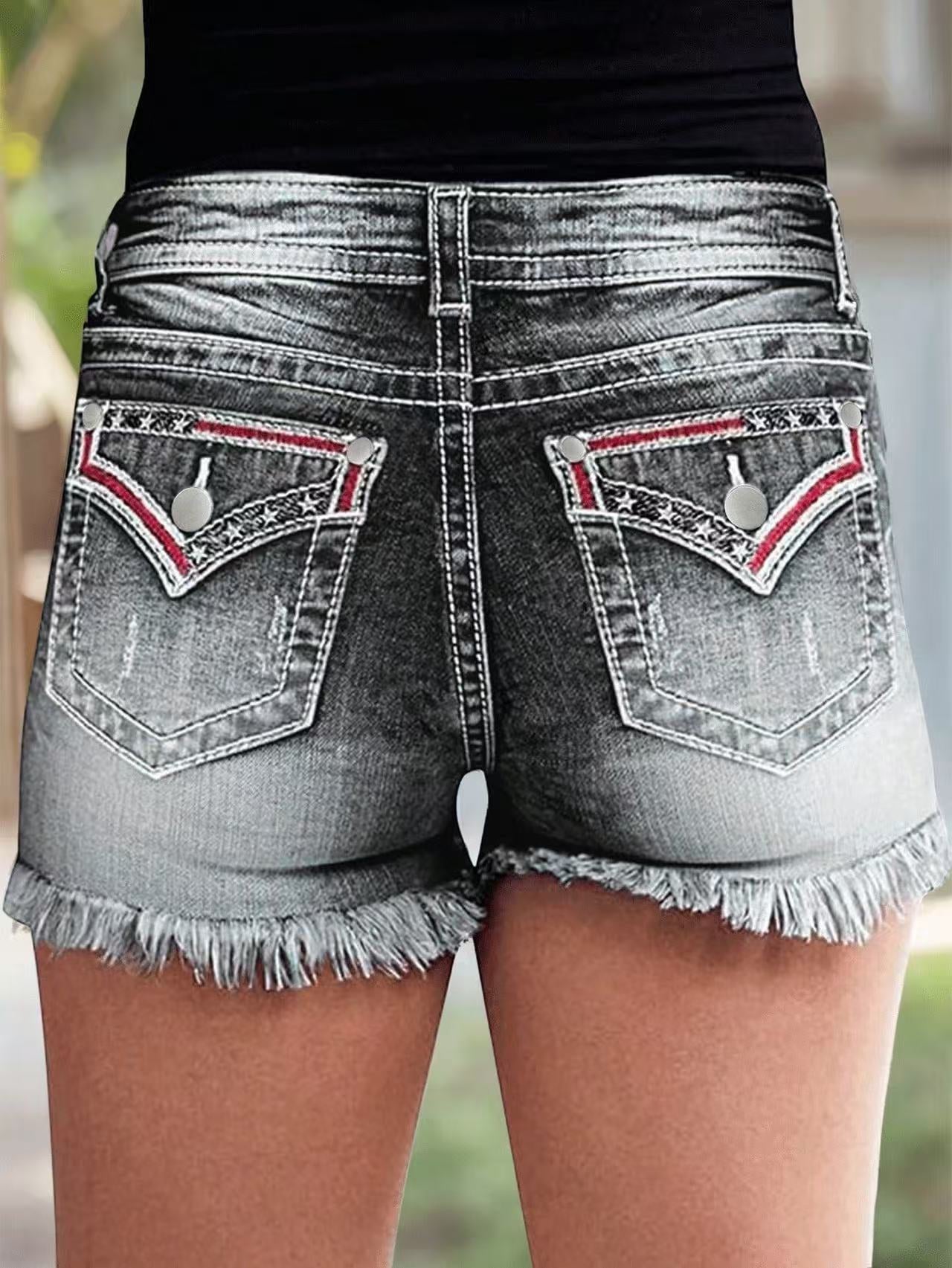 Women's Design Fashion Tassel Perforated Denim Shorts