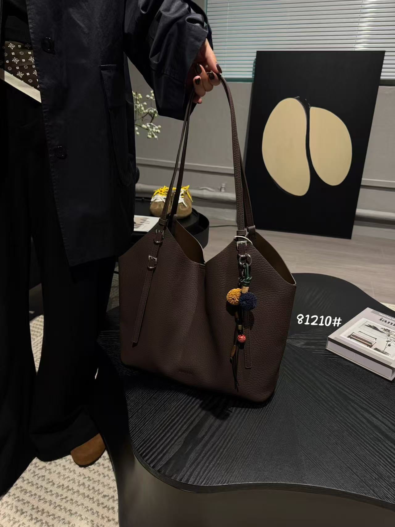 Women's Lazy Style Genuine Leather Large Capacity Tote Bags