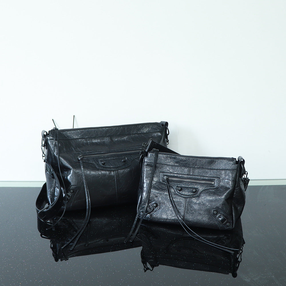 Classic Neutral Motorcycle Large Capacity Rivet Armpit Bags