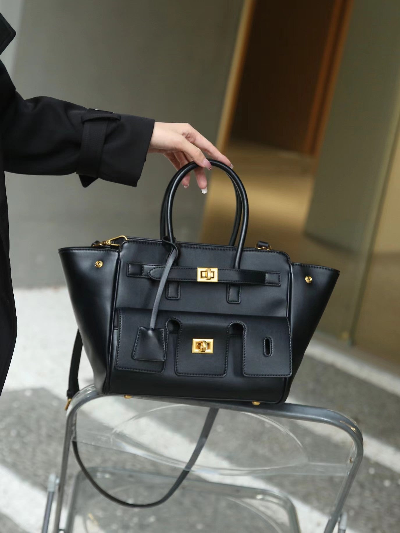 Female Design Black Soft Leather Large Handbags