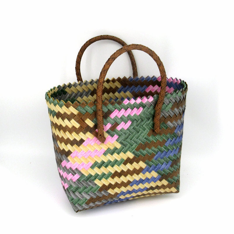 Color Woven Material Plastic Basket Vacation Handbags