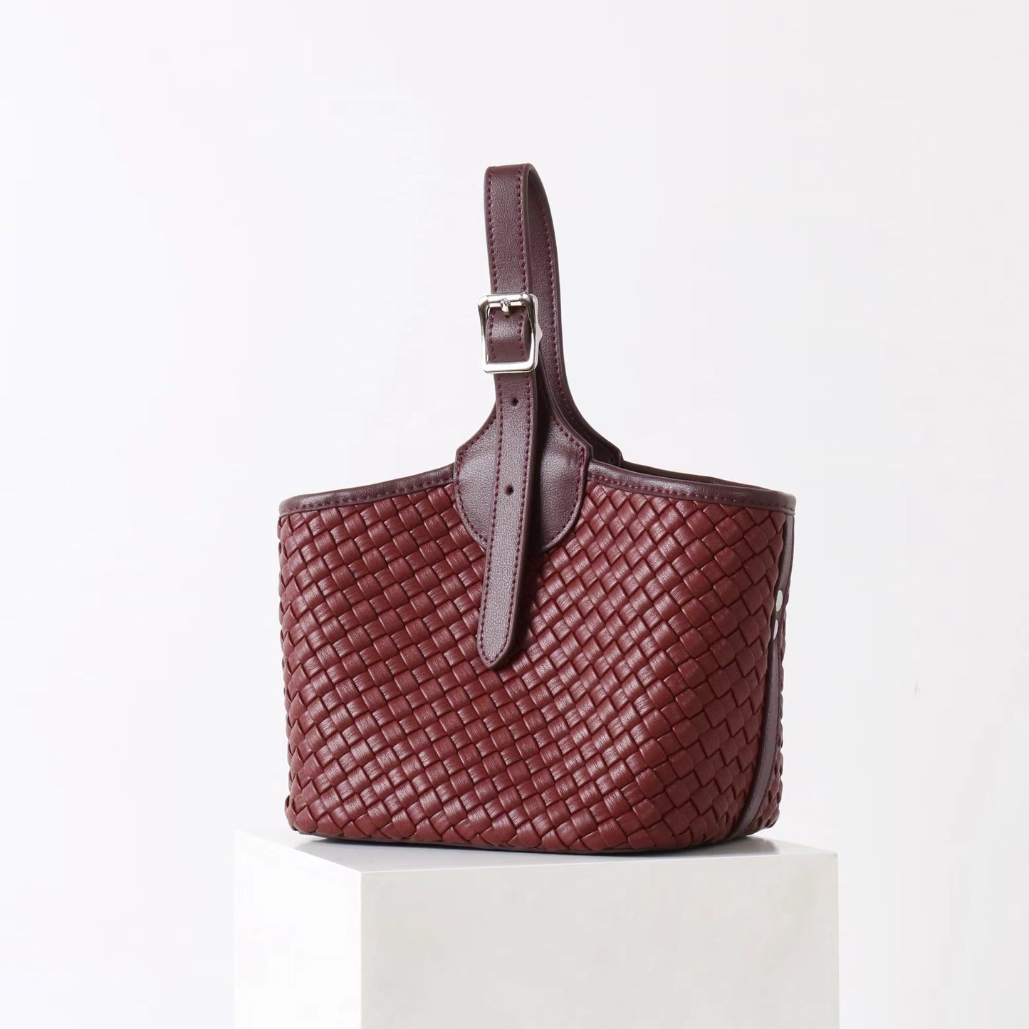 Beautiful Women's Woven Fashionable Stylish Simple Bags