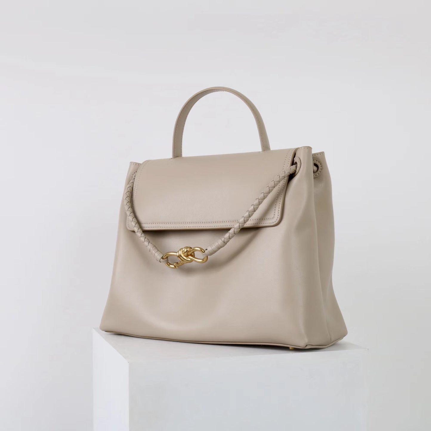 Glossy Cowhide Bow Metal Bends Hitches Handbags