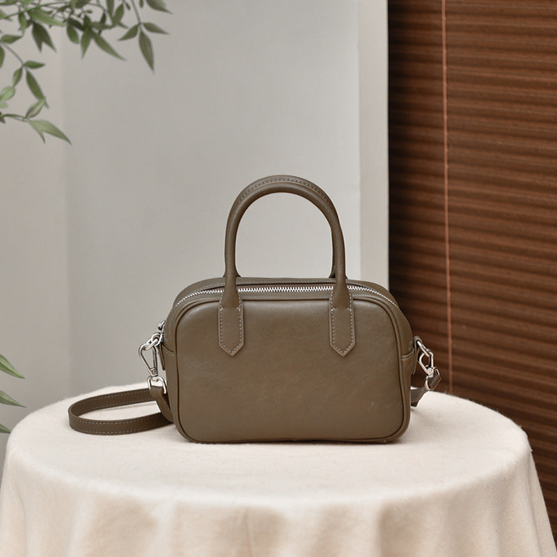 Elegant Vegetable Tanned Cowhide Vintage Commuter Bags