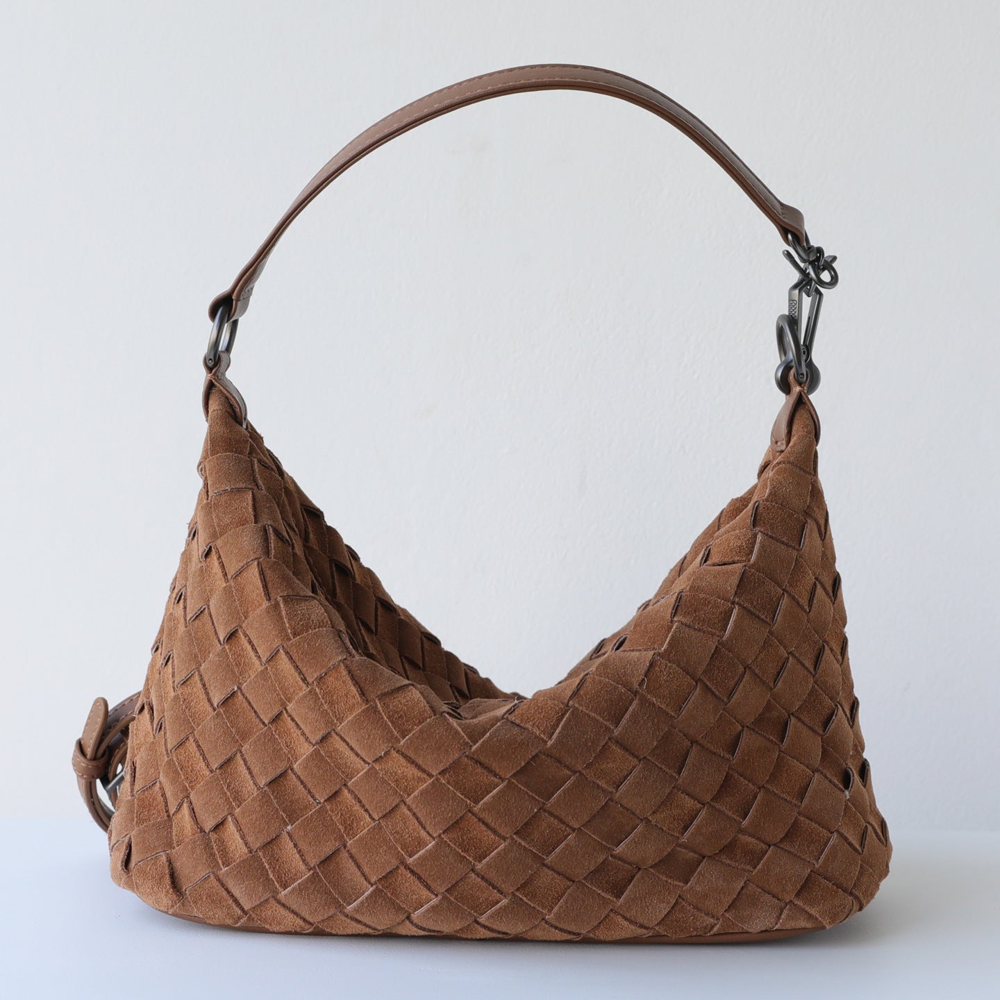 Comfortable Women's Cowhide Woven Genuine Leather Bags