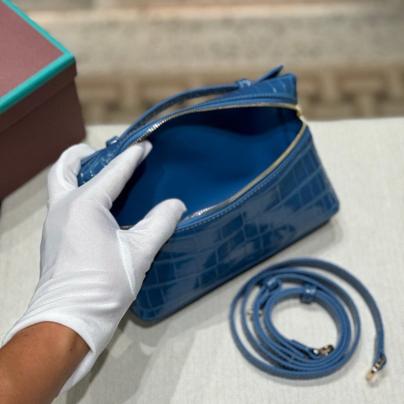 Women's Crocodile Pattern Cowhide Lunch Box Genuine Bags