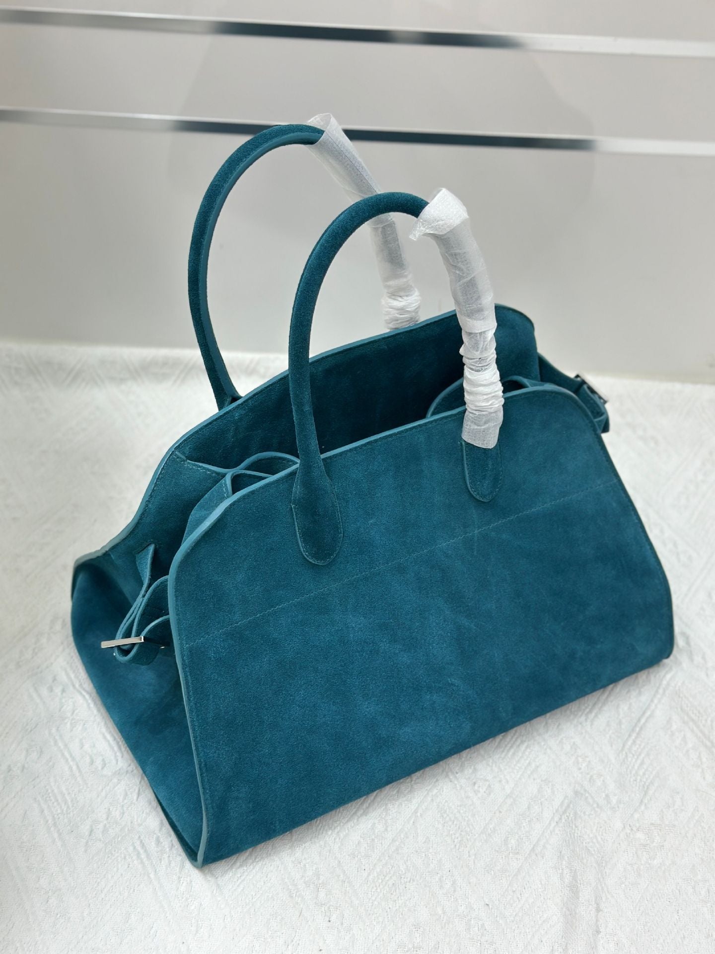 Women's Frosted Suede Large Capacity Fashion Commuter Tote Bags