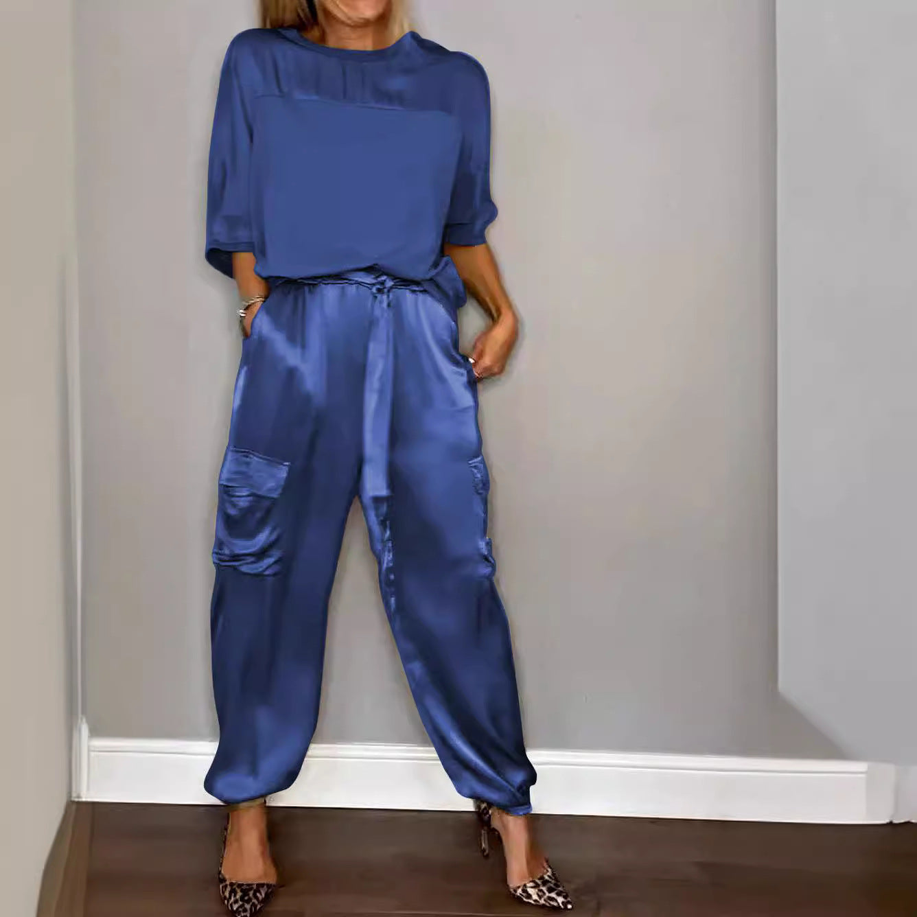 Women's Smooth Satin Short-sleeved Casual Two-piece Set Suits