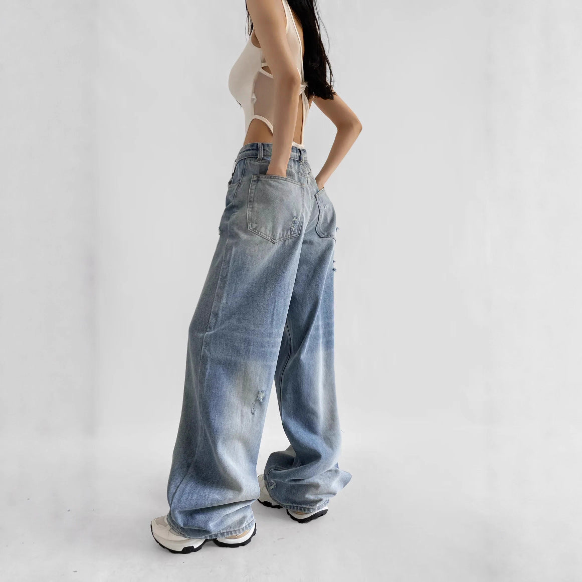 Relaxed Personality Worn Asymmetric Back Pocket Wide Jeans