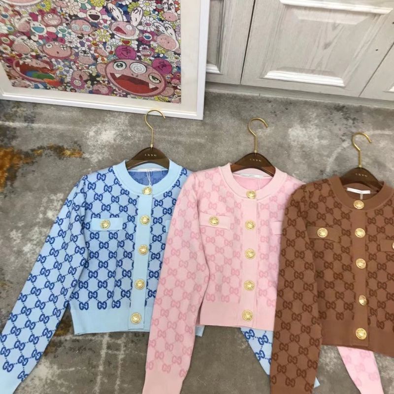 Women's Classic Style Letter Printed Metal Buckle Sweaters
