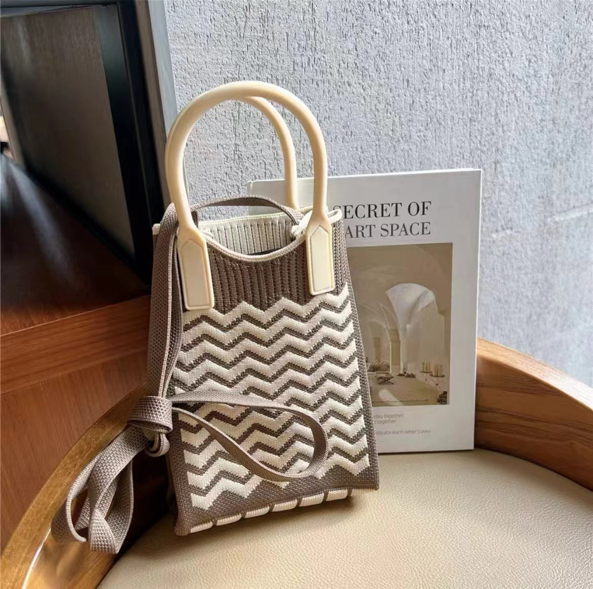 Fashionable Knitted Mobile Lightweight High-grade Love Phone Bags