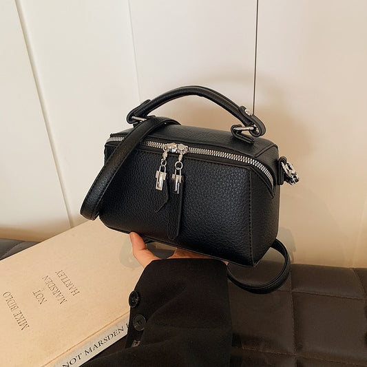 Women's High Sense Minority Simple Retro Fashion Shoulder Bags