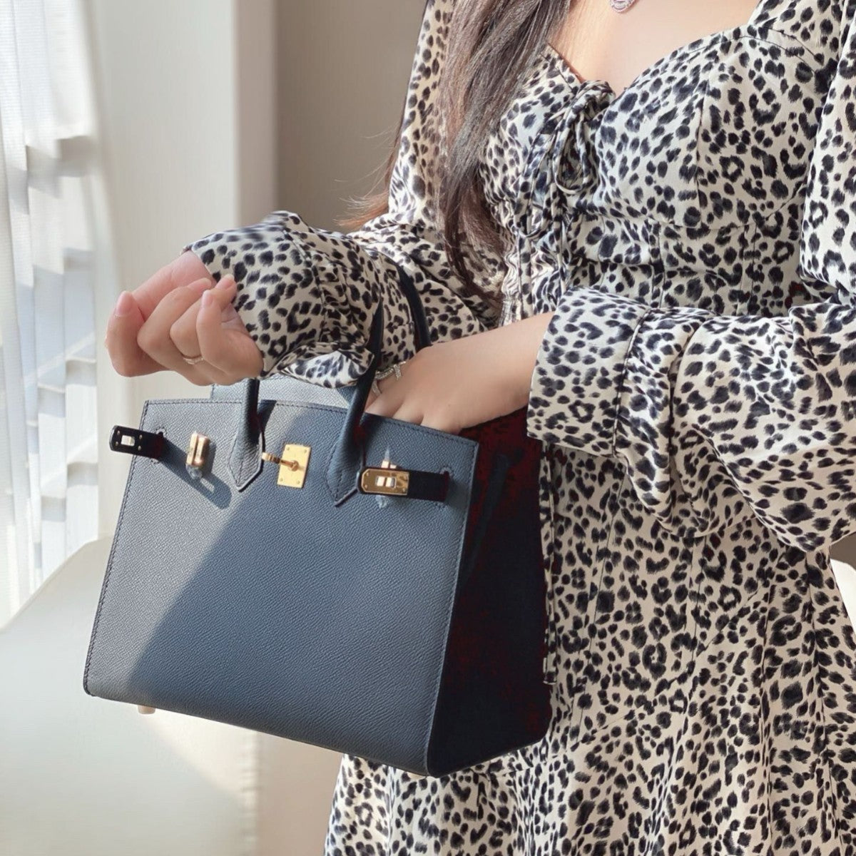 Women's High-grade Genuine Leather Outside Seam Palm Handbags