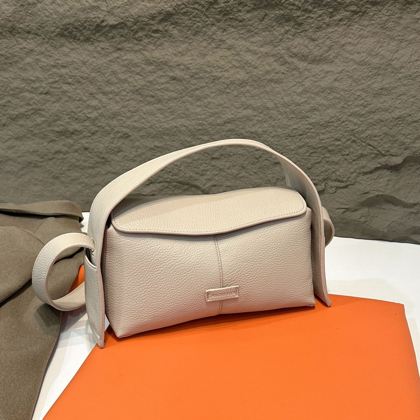 Glamorous Luxury Commuter Ear Hanging Pillow Handbags