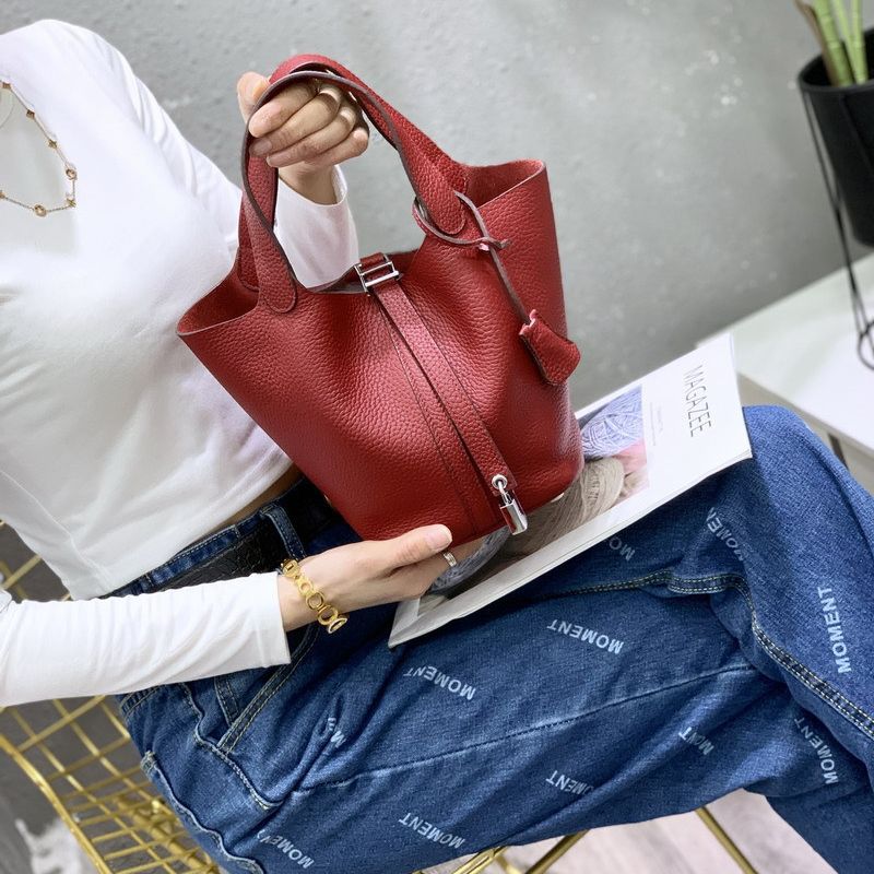 Stylish Beautiful Women's Cowhide Leather Sier Bags