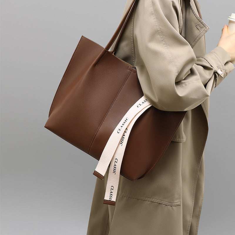 Attractive Beautiful Genuine Leather Large Capacity Shoulder Bags