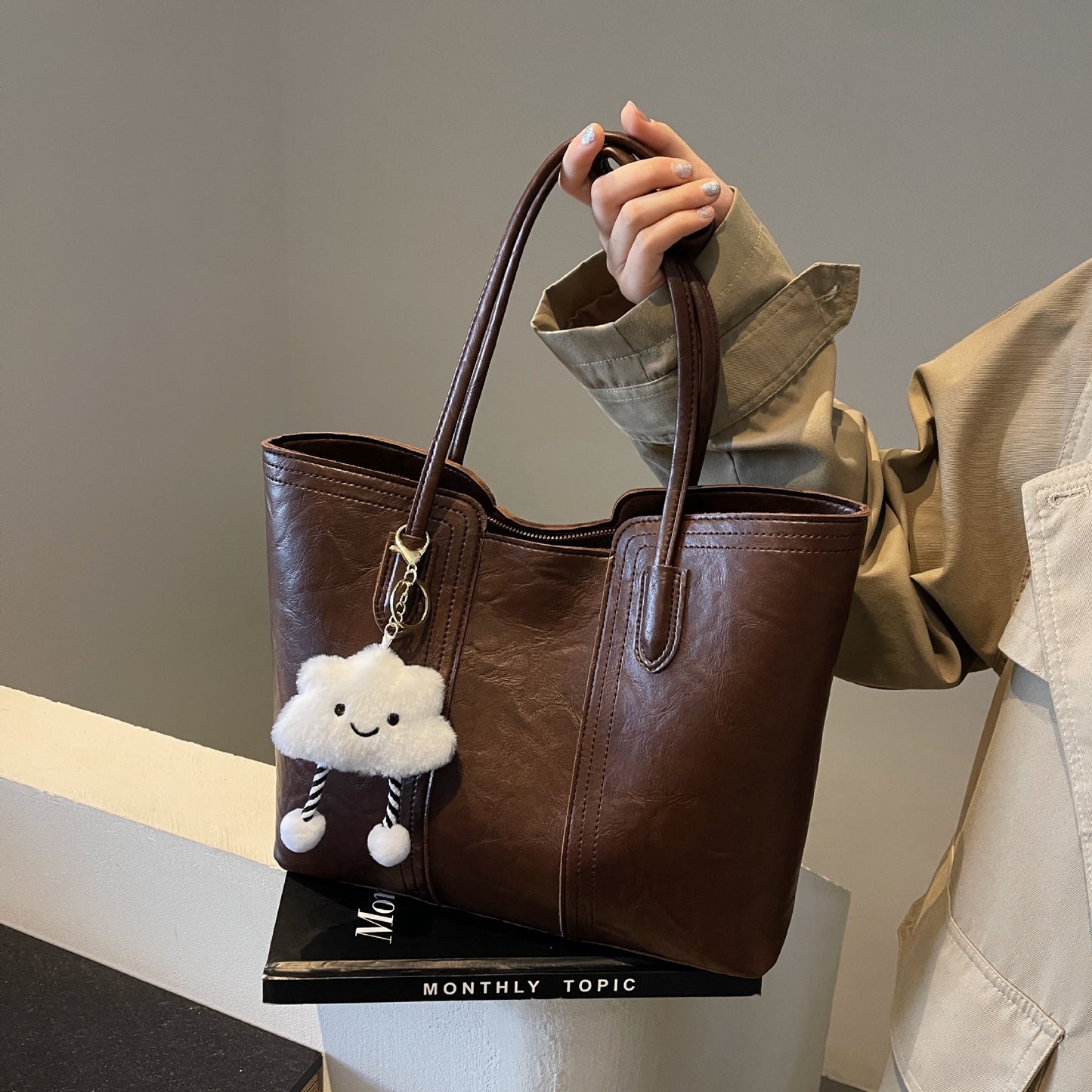 Women's High-grade Large Capacity Fashion Commuter Underarm Bags