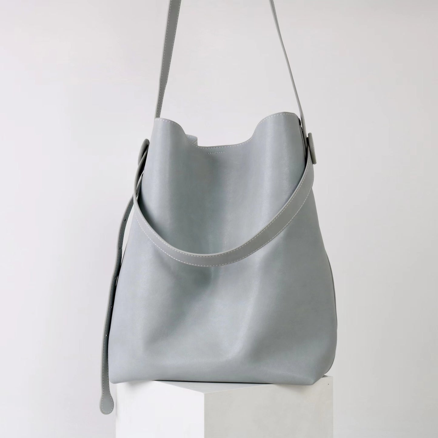 Cowhide Vegetable Basket Niche Large Capacity Handbags