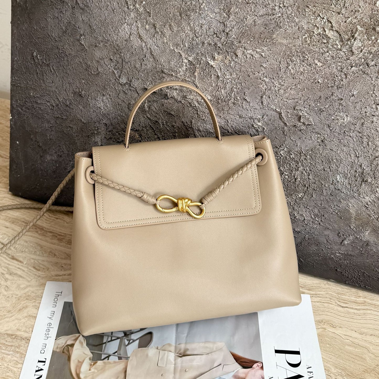 Women's First Layer Cowhide Plain Weave Fashion Shoulder Bags