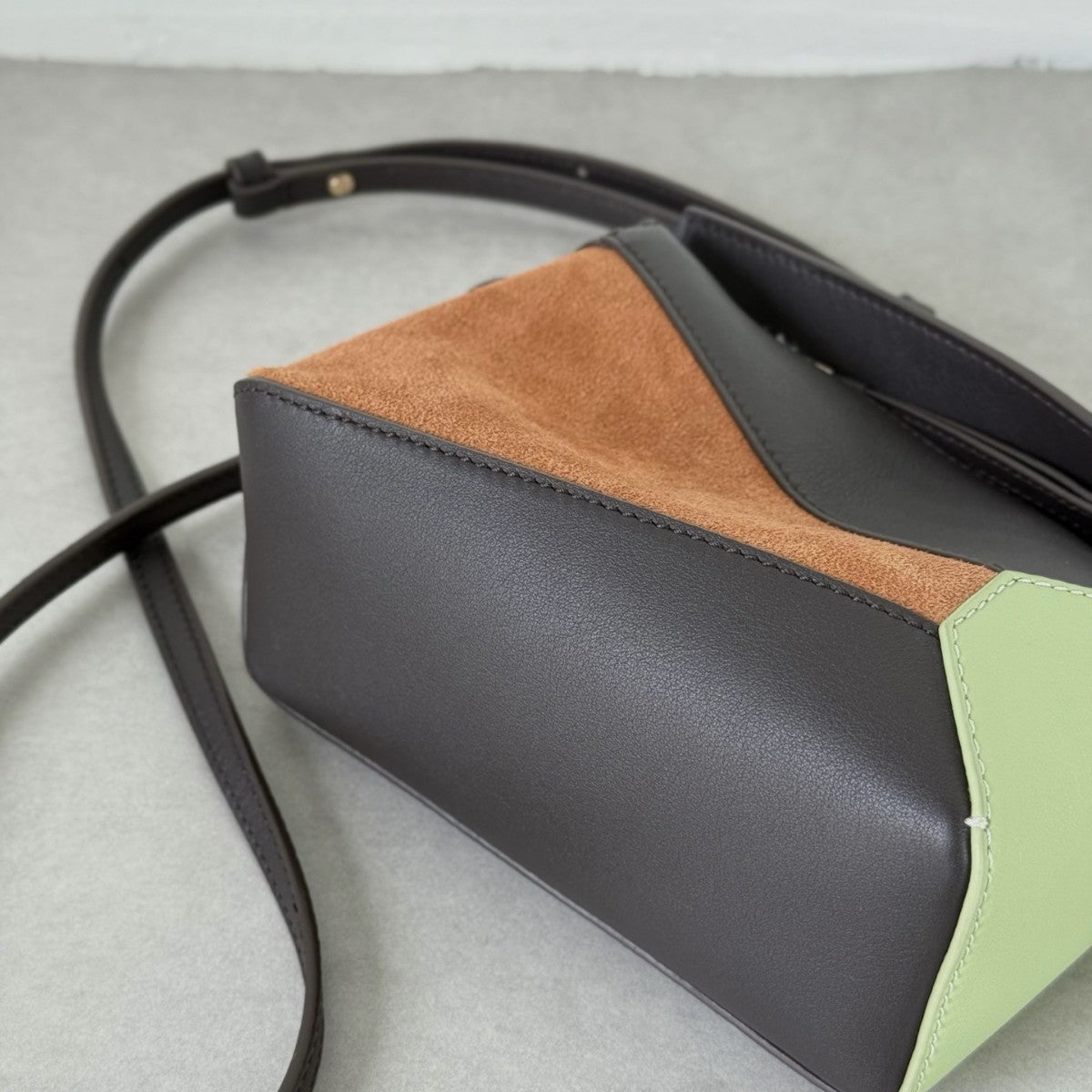 Women's Leather Handmade Beeswax Thread Geometric Special Interest Crossbody Bags